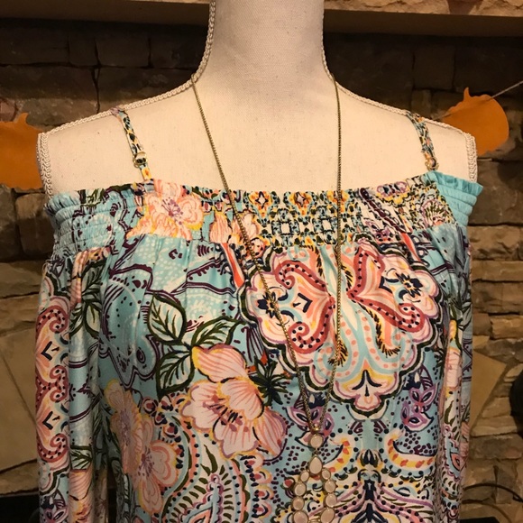 NWT Reaction Kenneth Cole Bell Sleeve Top - Picture 4 of 8